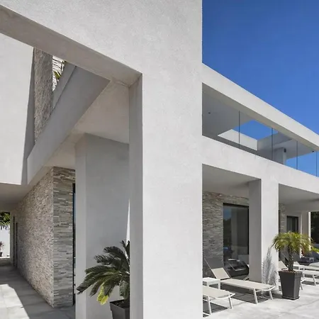 Luxury 12 Persons Ocean View Pool Villa *